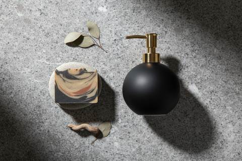 Stückseife gegen Flüssigseife